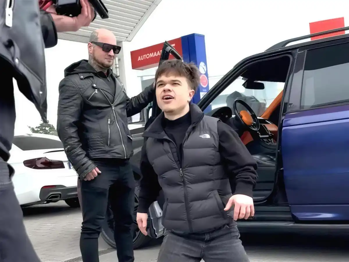 Kuvaus huoltoasemalla